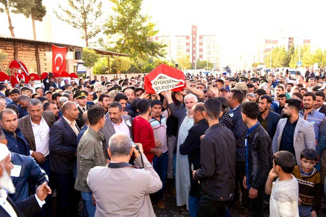 PKK/YPG saldırısında hayatını kaybeden MEB personeli defnedildi